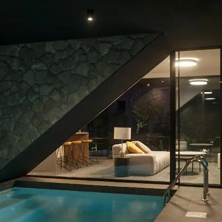 Villa Luxury With A Swimming Pool Mugeba, - 26016